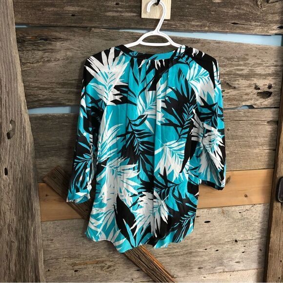 Ricki's Size Med Black/White/Teal V-neck Lightweight Blouse - Picture 3 of 5